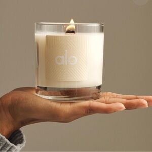 NWT ALO Yoga Signature Wax Candle White 8oz 226.7g Home Decor Scented Bath Bed